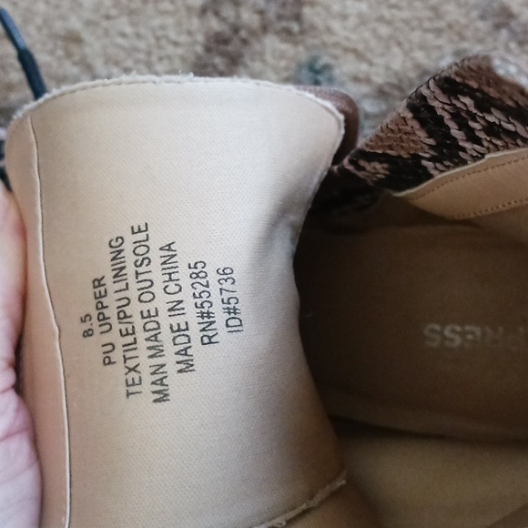 Express ankle boots shoes zipper high heel pointed snake print brown tan 8.5 - Picture 9 of 11